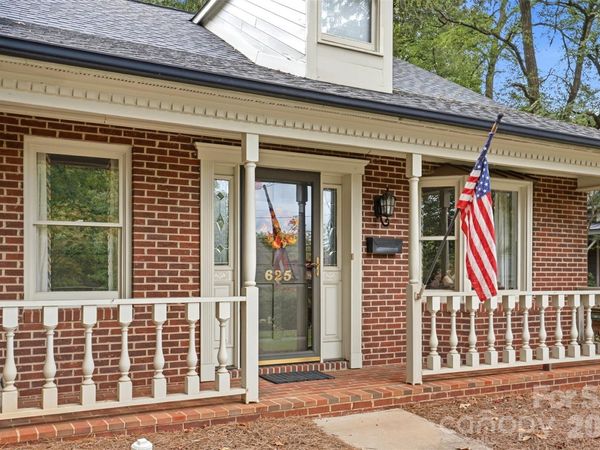 625 Davie Avenue, Statesville, NC 28677