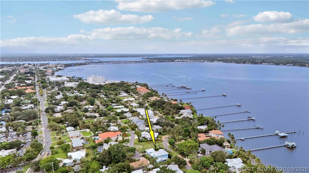 1002 SE Riverside Drive , Stuart, FL 34996 Photo