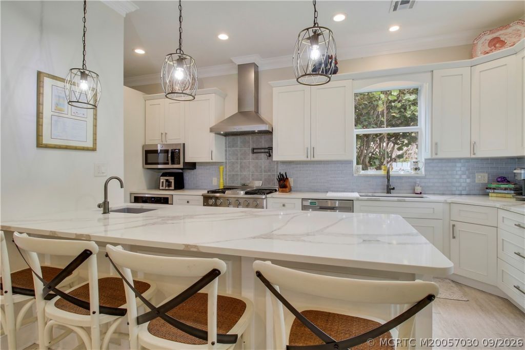 1002 SE Riverside Drive , Stuart, FL 34996 Photo