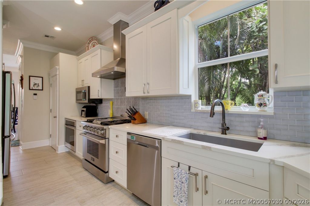 1002 SE Riverside Drive , Stuart, FL 34996 Photo