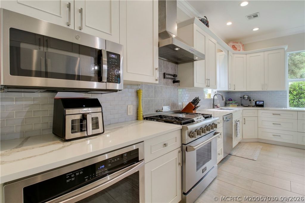 1002 SE Riverside Drive , Stuart, FL 34996 Photo