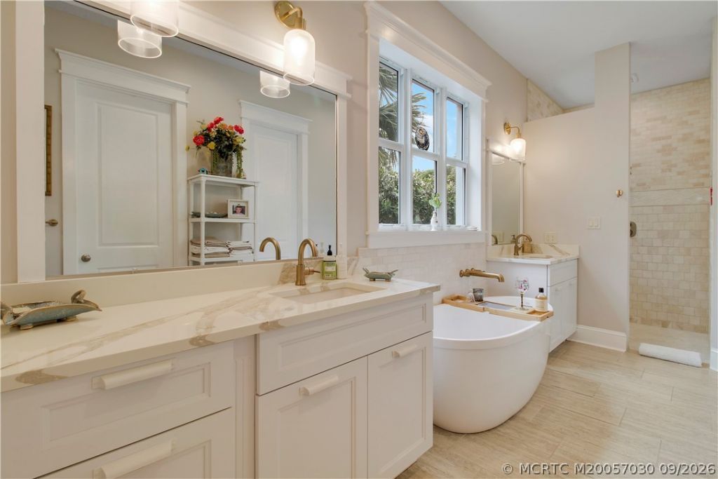 1002 SE Riverside Drive , Stuart, FL 34996 Photo