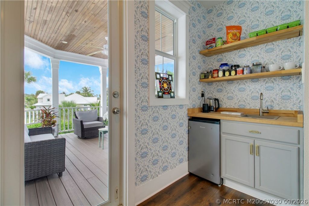 1002 SE Riverside Drive , Stuart, FL 34996 Photo