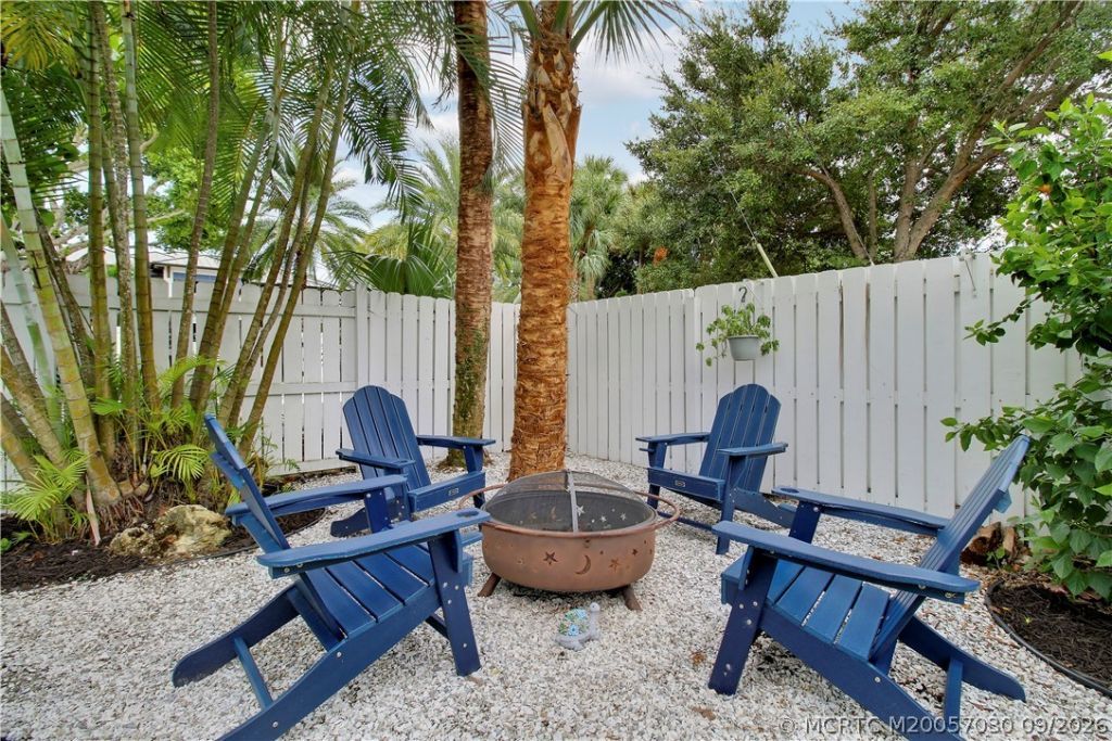 1002 SE Riverside Drive , Stuart, FL 34996 Photo
