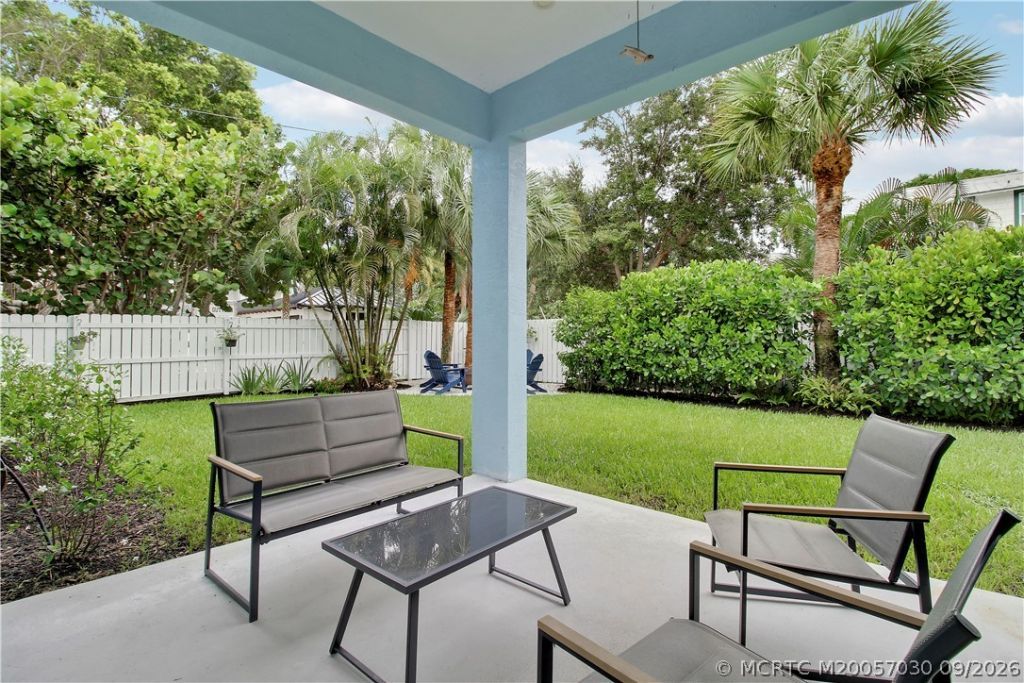 1002 SE Riverside Drive , Stuart, FL 34996 Photo