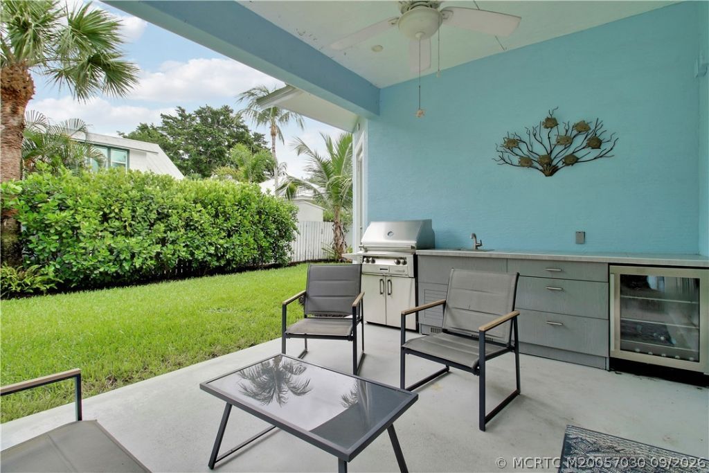 1002 SE Riverside Drive , Stuart, FL 34996 Photo