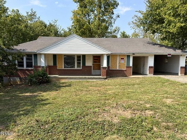 111 Kaywood Avenue, Mount Carmel, TN 37645