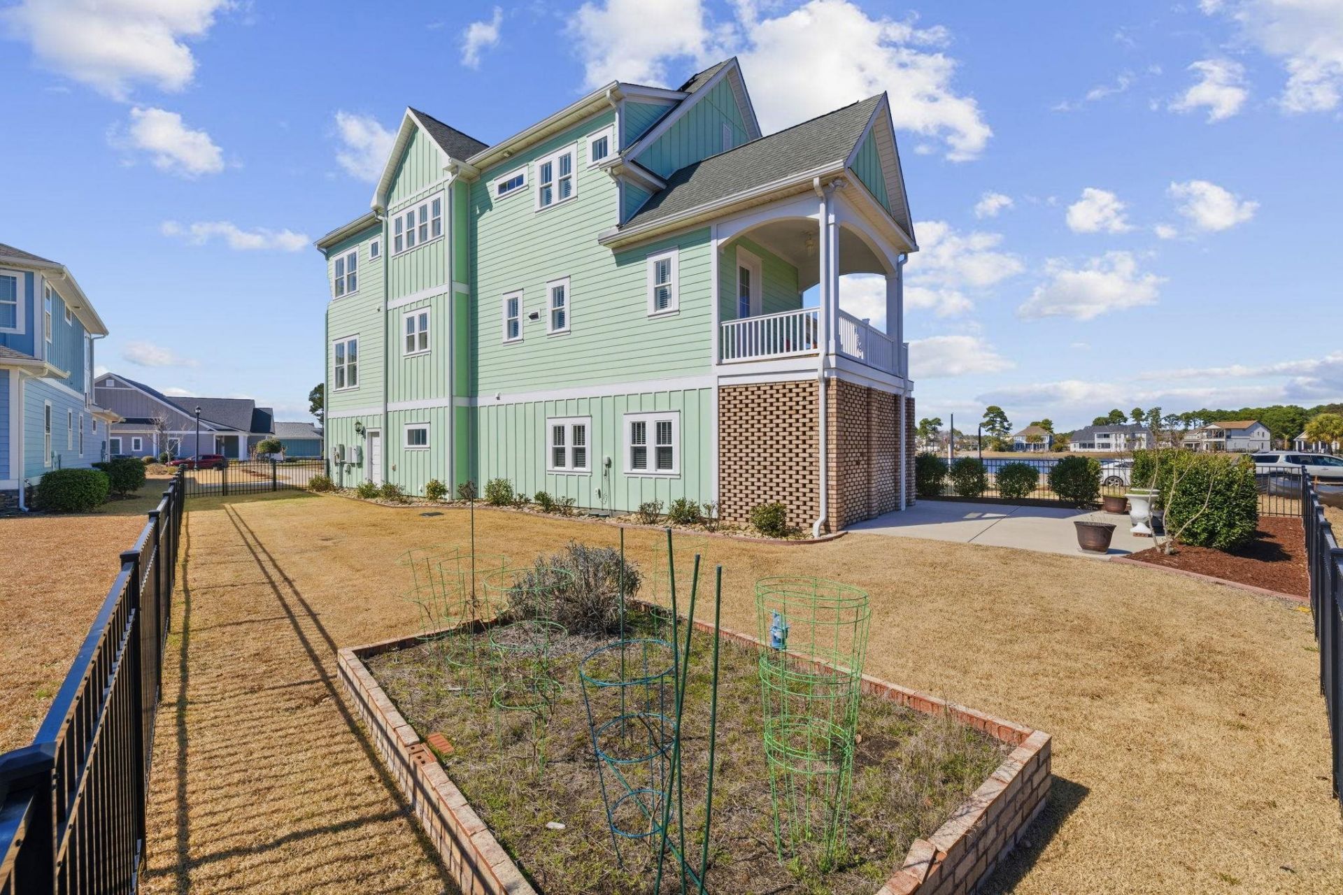 2001 Summer Rose Ln. Photo 73