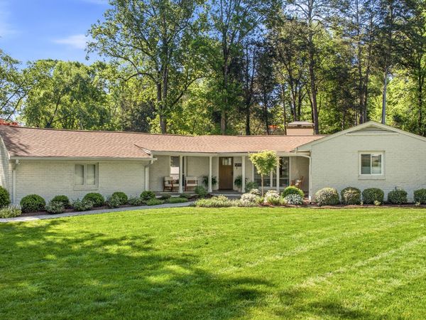 5715 Crestwood Drive, Knoxville, TN 37914