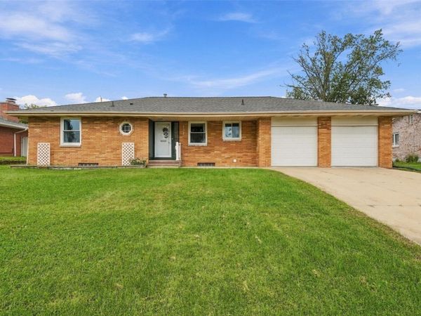 732 29 Street NE, Cedar Rapids, IA 52402