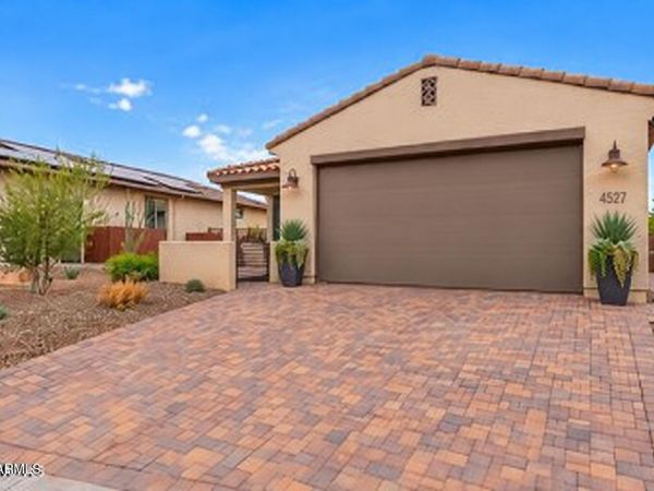 4527 CHARRO Court, Wickenburg, AZ 85390