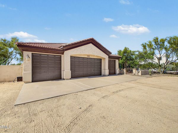 40406 N CENTRAL Avenue, Phoenix, AZ 85086