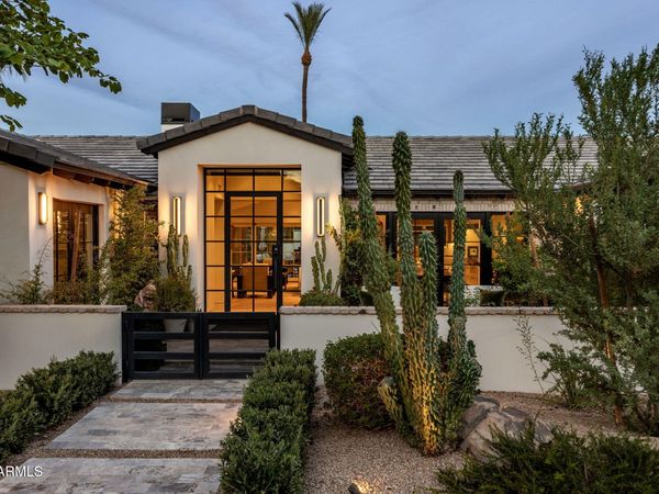 5635 E LINCOLN Drive, Unit 13, Paradise Valley, AZ 85253