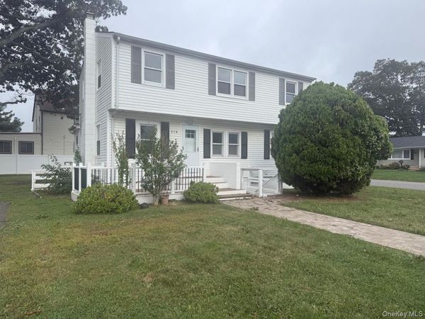 278 14th Avenue, Unit 1, West Babylon, NY 11704