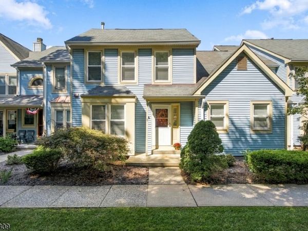 11 Mourning Dove Ct, Allamuchy, NJ 07840