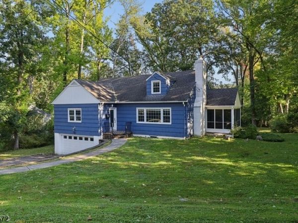 192 Rensselaer Rd, Essex Fells, NJ 07021