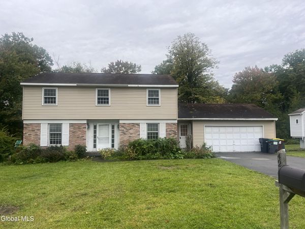 42 Heritage Parkway, Glenville, NY 12302