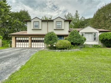 53 Twin Circle Drive, Rochester, NY 14624