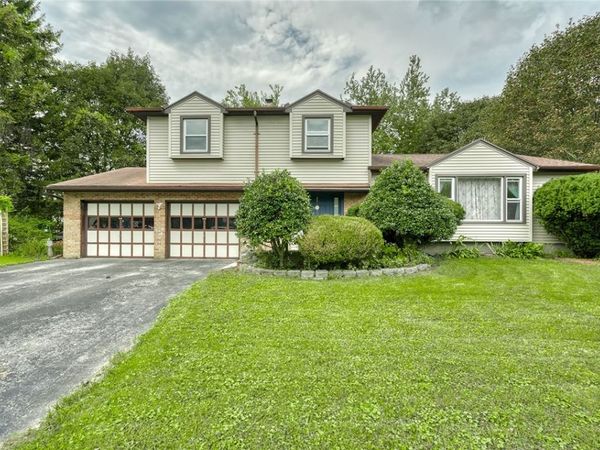 53 Twin Circle Drive, Rochester, NY 14624