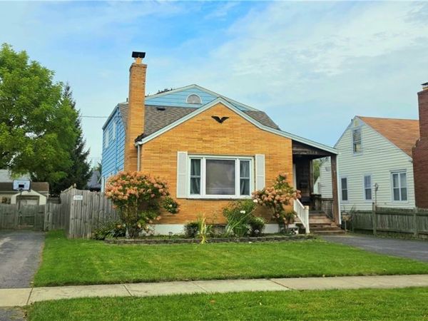 8218 Pershing Avenue , Niagara Falls, NY 14304