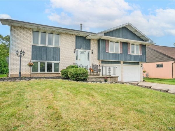 93 Harding Road , Williamsville, NY 14221