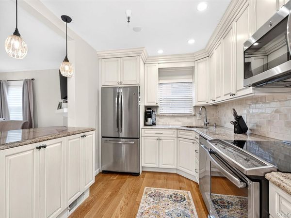 36 Greenridge Avenue, Unit 202, White Plains, NY 10605