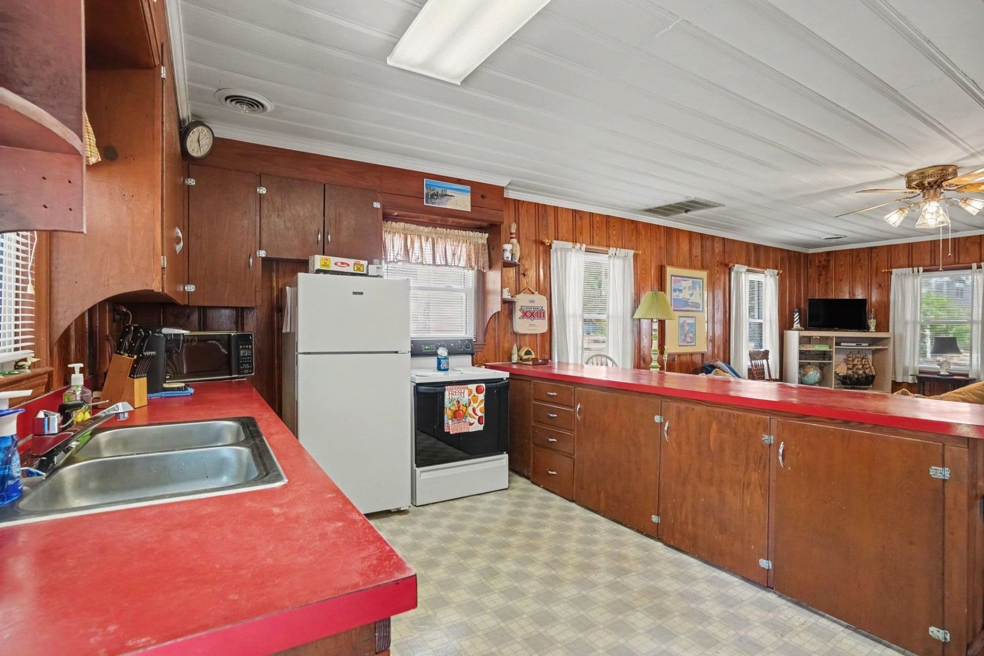 113 N 9th Ave. Photo 11