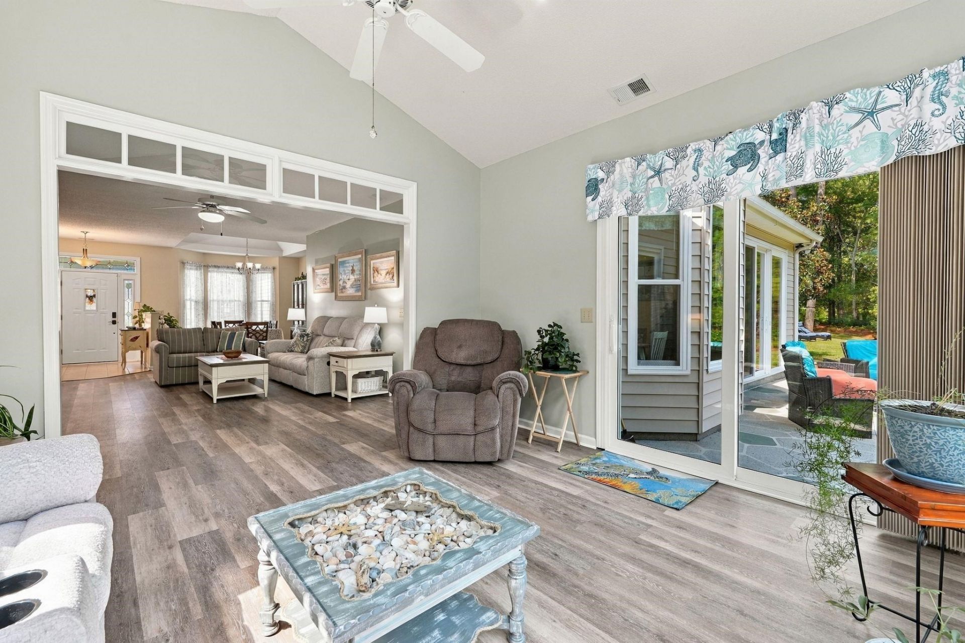 255 Candlewood Dr. Photo 14
