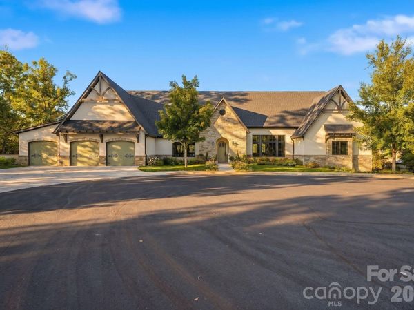 21 Evian Court , Asheville, NC 28804