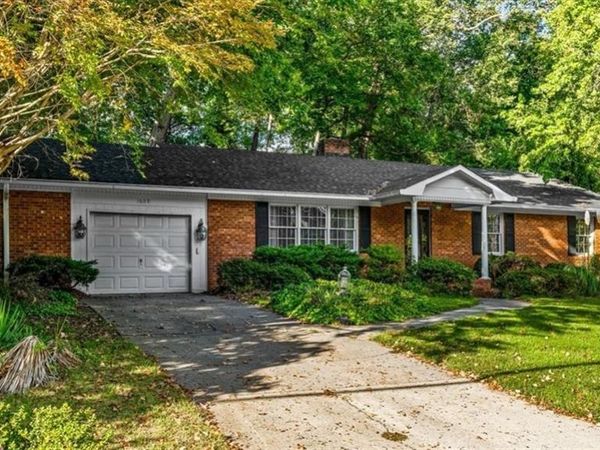1609 Bolingbroke Road , High Point, NC 27265