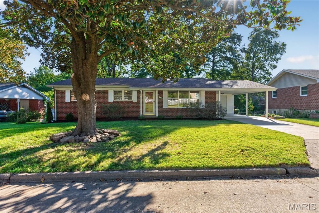 1534 N Henderson Street, Cape Girardeau, MO 63701 Main Photo