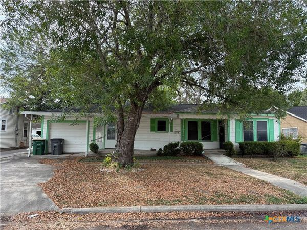 2701 Nightingale Street , Victoria, TX 77901