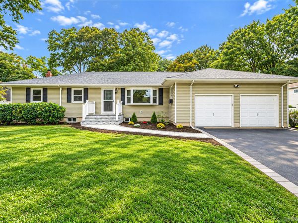 132 Smith Avenue, Holbrook, NY 11741