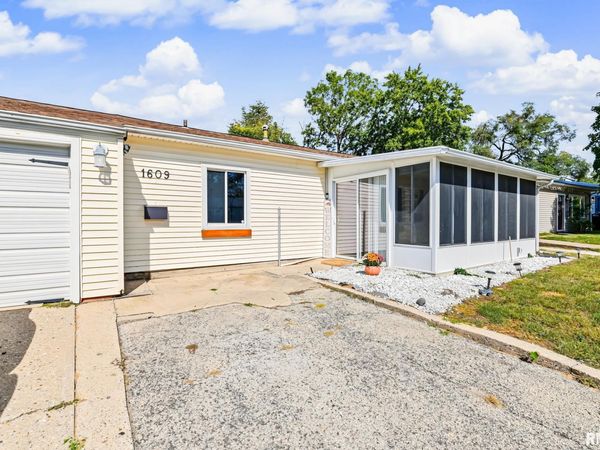1609 SARATOGA Street, Pekin, IL 61554