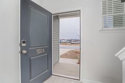 1024 Cornelia Street  photo 4