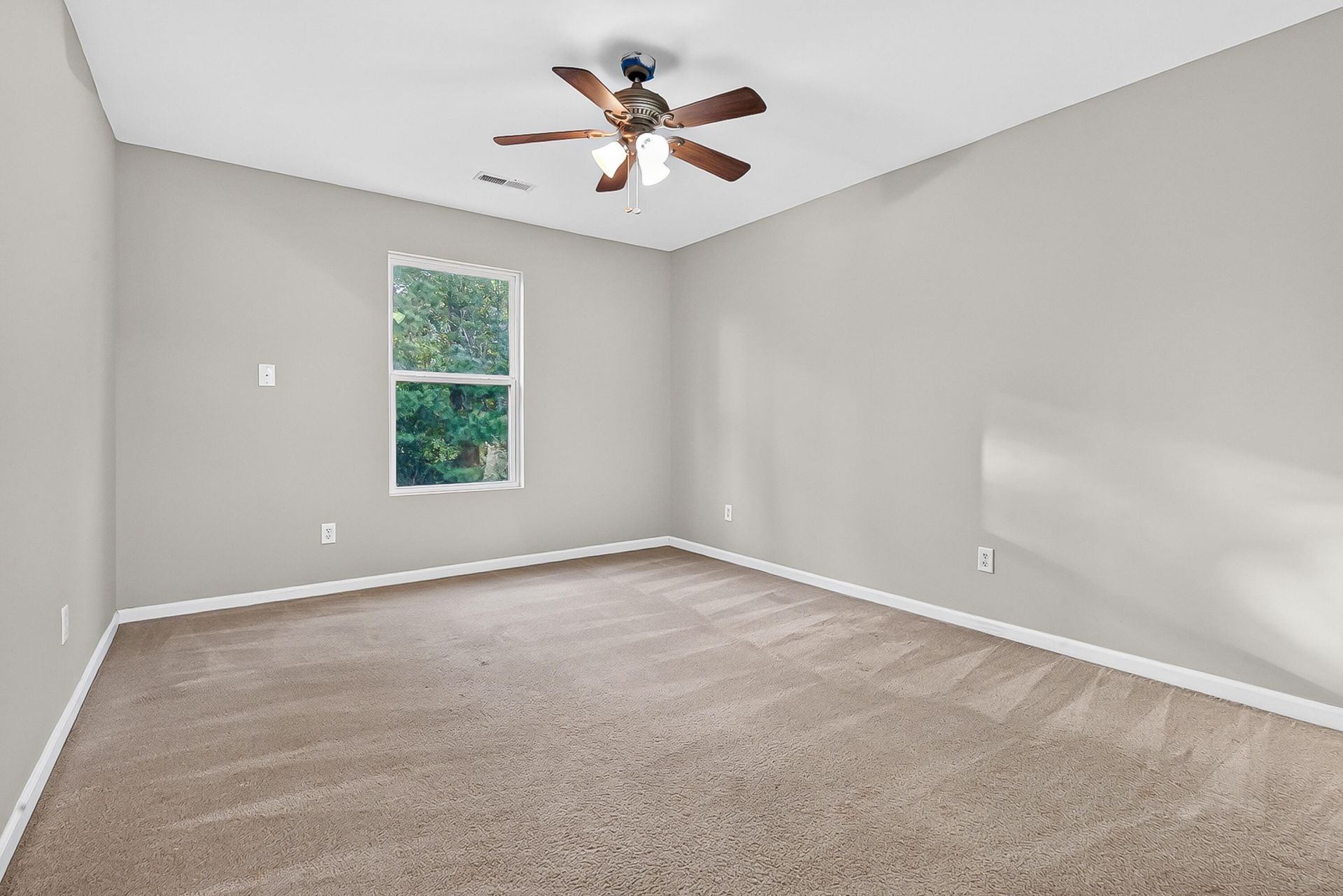 305 Deep River Road Photo 32