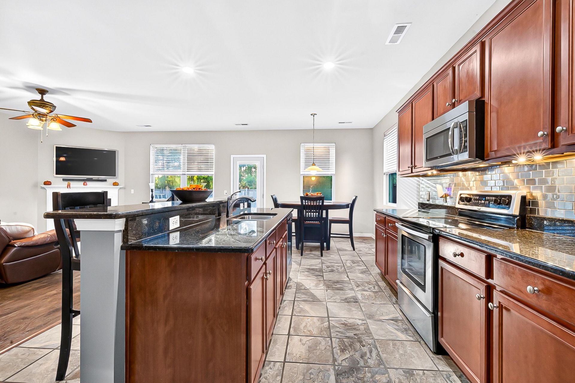 305 Deep River Road Photo 8