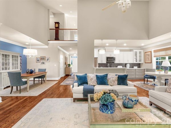 211 Towne Place Drive , Hendersonville, NC 28792
