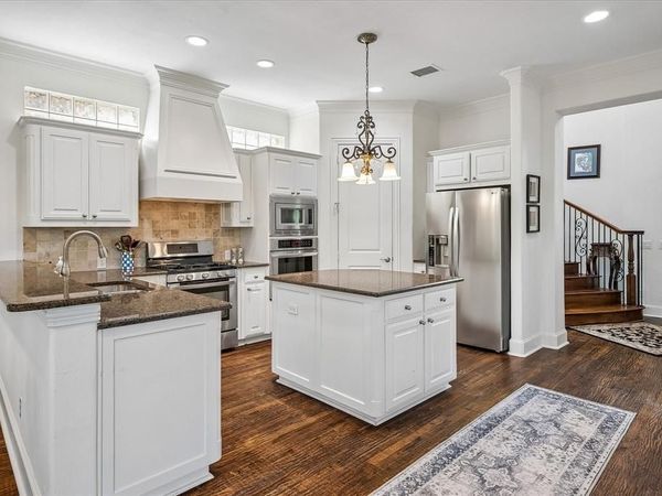 5936 Preston Gate Court , Dallas, TX 75230