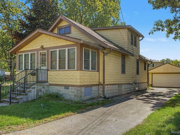 419 John M Avenue , Clawson, Mi 48017