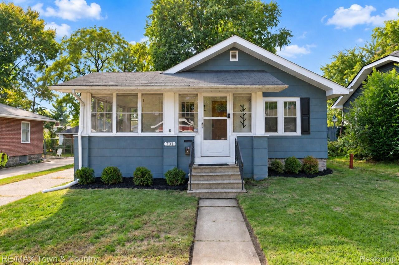 701 Saint Clair Avenue, Flint, Mi 48504 Main Photo