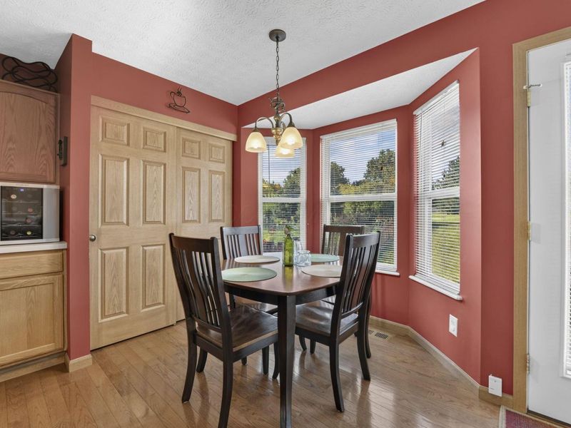 1548 Grove Hill Drive, Columbus, OH 43240 Photo 12