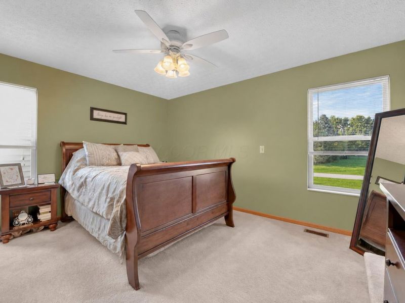 1548 Grove Hill Drive, Columbus, OH 43240 Photo 14