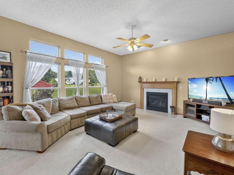 1548 Grove Hill Drive, Columbus, OH 43240 Photo 2