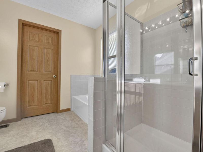 1548 Grove Hill Drive, Columbus, OH 43240 Photo 21