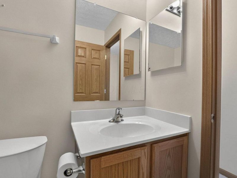 1548 Grove Hill Drive, Columbus, OH 43240 Photo 27