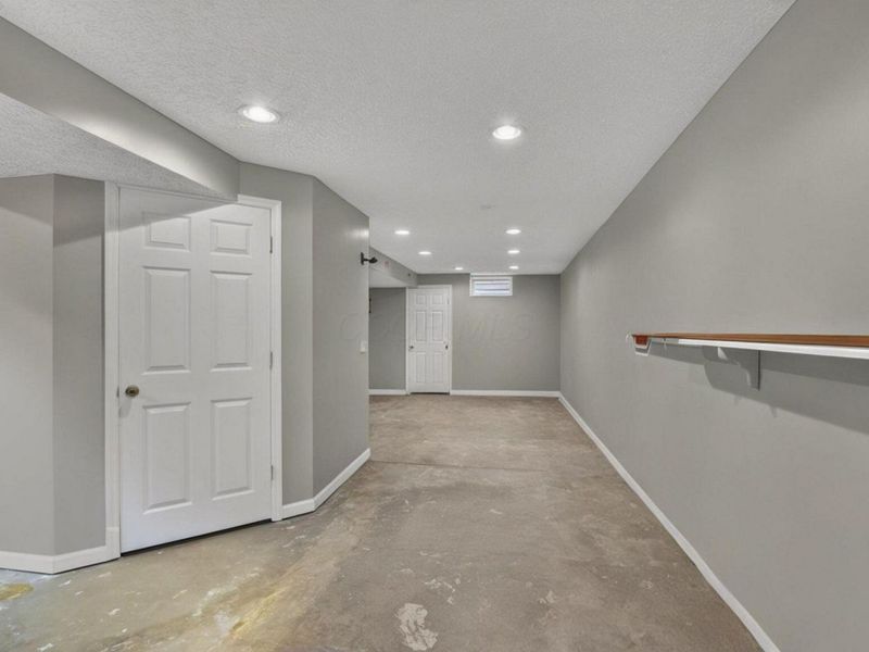 1548 Grove Hill Drive, Columbus, OH 43240 Photo 30
