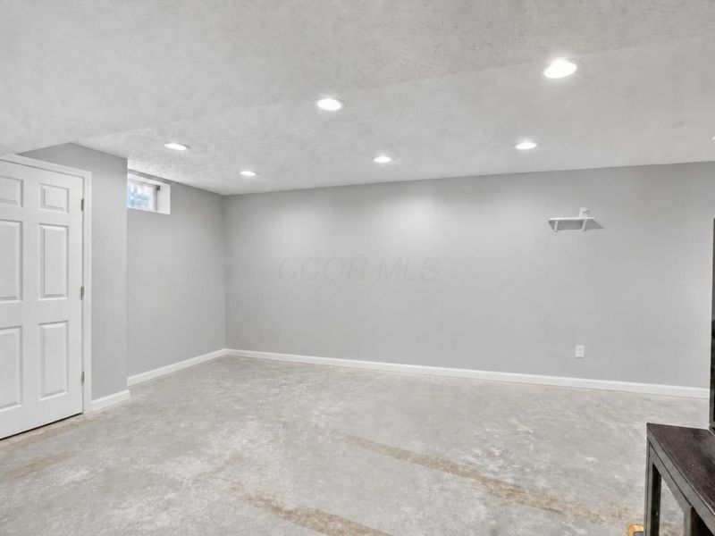 1548 Grove Hill Drive, Columbus, OH 43240 Photo 37