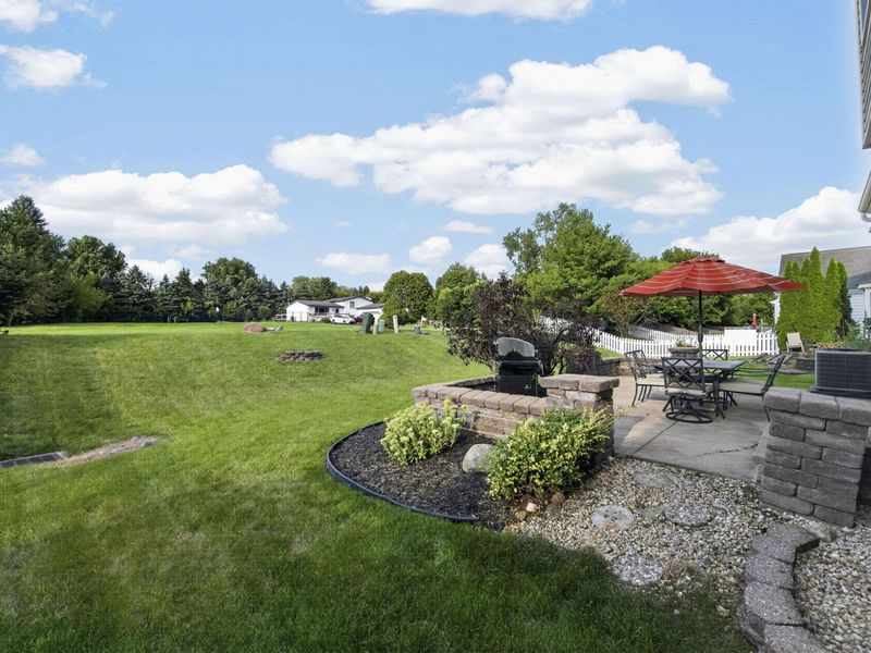 1548 Grove Hill Drive, Columbus, OH 43240 Photo 45