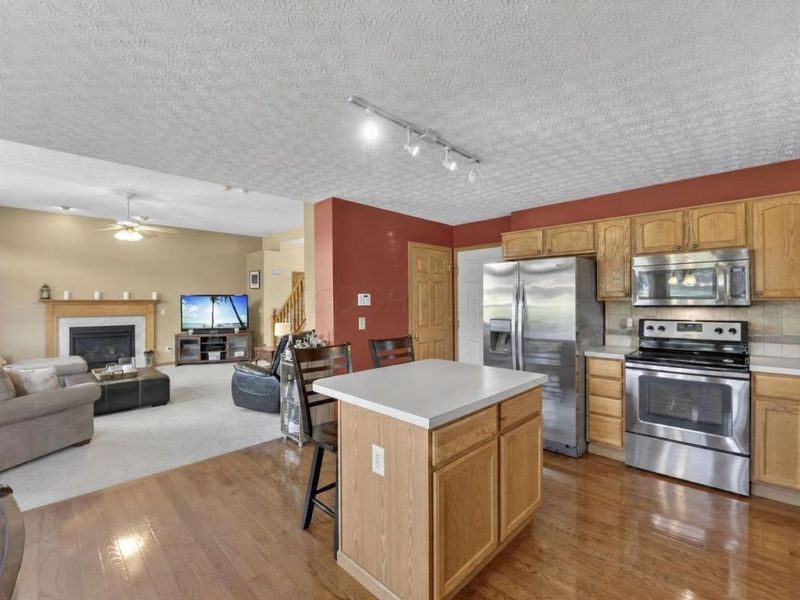 1548 Grove Hill Drive, Columbus, OH 43240 Photo 8